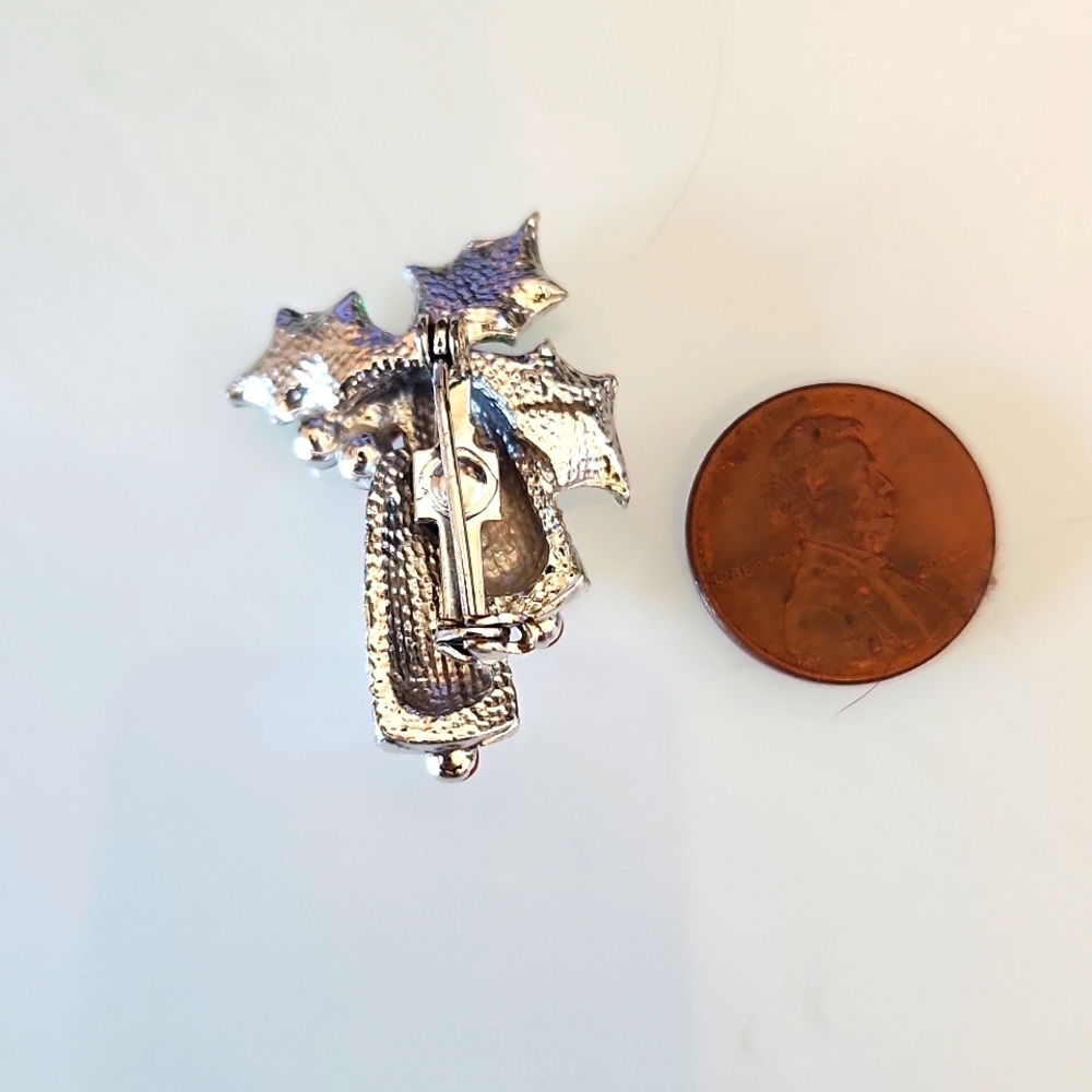 Vintage Christmas Holly Brooch - Picture 2 of 2